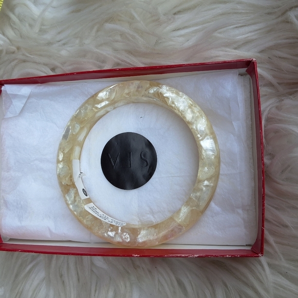 Saks Fifth Ave Vintage encased Mother‎ of Pearl bangle NWT - Picture 1 of 10